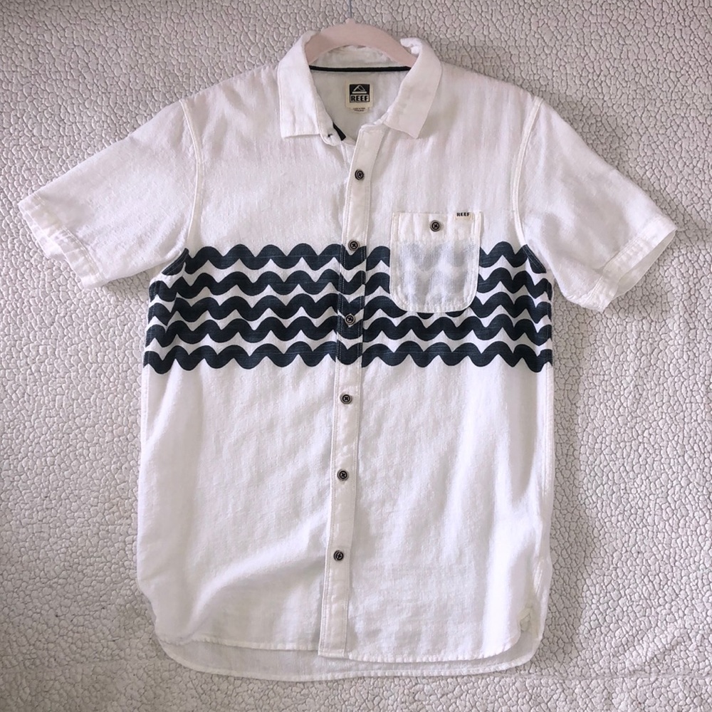 Reef short sleeve button down shirt